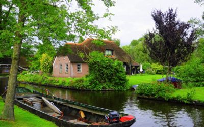 ಕಡಲ ಕೆಳಗಿನ ಚಂದದ ದೇಶ:ಸೀಮಾ ಅಂಕಣ