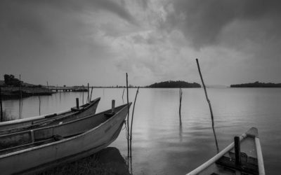 ಮುಂಗಾರಿನ ಮಂದ ಬಣ್ಣಗಳು ಮತ್ತು ಅಘನಾಶಿನಿಯ ಮೀನುದೋಣಿಗಳು