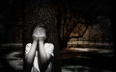 ಹೂವು ಕೀಳಲು ಹೋದ ಹುಡುಗಿಯ ಕಿತ್ತುಕೊಳ್ಳಲು ಹೋದ ಮುದುಕ