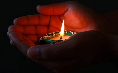 ಕತ್ತಲು ಮತ್ತು ಬೆಳಕಿನ ಹಬ್ಬಗಳ ಸಂಭ್ರಮದಲ್ಲಿ…: ವಿನತೆ ಶರ್ಮ ಅಂಕಣ