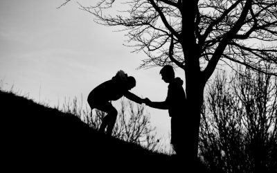 ಗೌಜಿ ಗದ್ದಲಗಳ ನಡುವೆ ವಿವೇಕವೆಂಬ ಶ್ರುತಿ ಹಿಡಿದು…