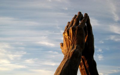 ದ್ವಂದ್ವಪೀಠದ ಮೇಲೆ ದೇವರ ನೆನೆಯುತ್ತ….