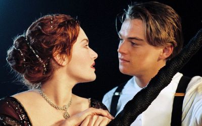 ಸೊಂಟಕ್ಕೆ ಕೆಂಪು ದುಪಟ್ಟಾ ಕಟ್ಟಿಕೊಂಡ ಹುಡುಗಿ