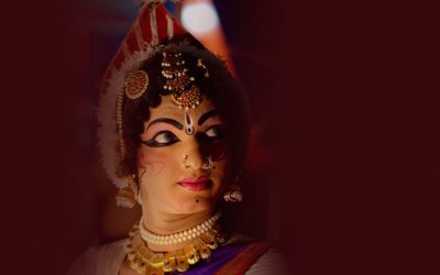 ಒಂದು ದಕ್ಷಾಧ್ವರ ಪ್ರದರ್ಶನದಲ್ಲಿ ಜಗನ್ಮಾತೆಯಾಗುವ ದಾಕ್ಷಾಯಿಣಿ