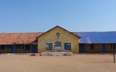 ಭಟ್ಟಿ ಇಳಿಸುವಿಕೆ ಮತ್ತು ಕಾರ್ಪೆಂಟರಿ ಕೆಲಸಗಾರರಾದುದು