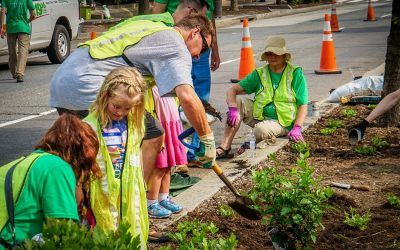 ಸೇವೆಯನ್ನು ಕಲಿಯುವ ಉತ್ಸಾಹಿ ಮಕ್ಕಳು
