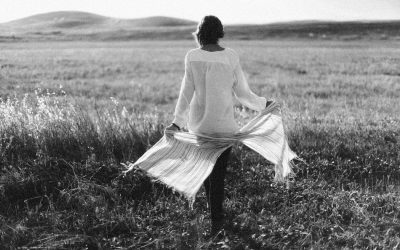 ಅವಳನ್ನು ಅನ್ಯಗ್ರದ ಏಲಿಯನ್ಳಂತೆ ನೋಡತೊಡಗಿದ್ದರು