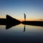 ವ್ಯಕ್ತಮಧ್ಯದ ಬಿಂದುವೊಂದರಲ್ಲಿ ನಿಂತು…: ಡಾ. ವಿಶ್ವನಾಥ ಎನ್ ನೇರಳಕಟ್ಟೆ