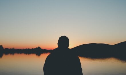 ಕುದಿಯದ ಕಡಲು: ವಿನಾಯಕ ಅರಳಸುರಳಿ ಅಂಕಣ