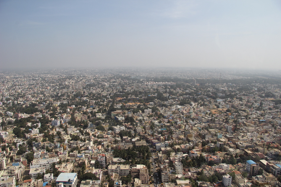 ಅಲ್ಲಿದೆ ನಮ್ಮನೆ, ಇಲ್ಲಿ ಬಂದೆ ಸುಮ್ಮನೆ..: ವಿನಾಯಕ ಅರಳಸುರಳಿ ಅಂಕಣ