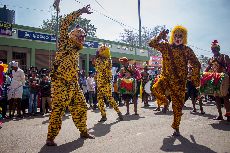ಹುಲಿವೇಷ:  ರವೀಂದ್ರ ನಾಯಕ್ ಸಣ್ಣಕ್ಕಿಬೆಟ್ಟು ಅಂಕಣ